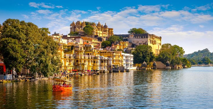 Pristine Pichola Lake in Udaipur